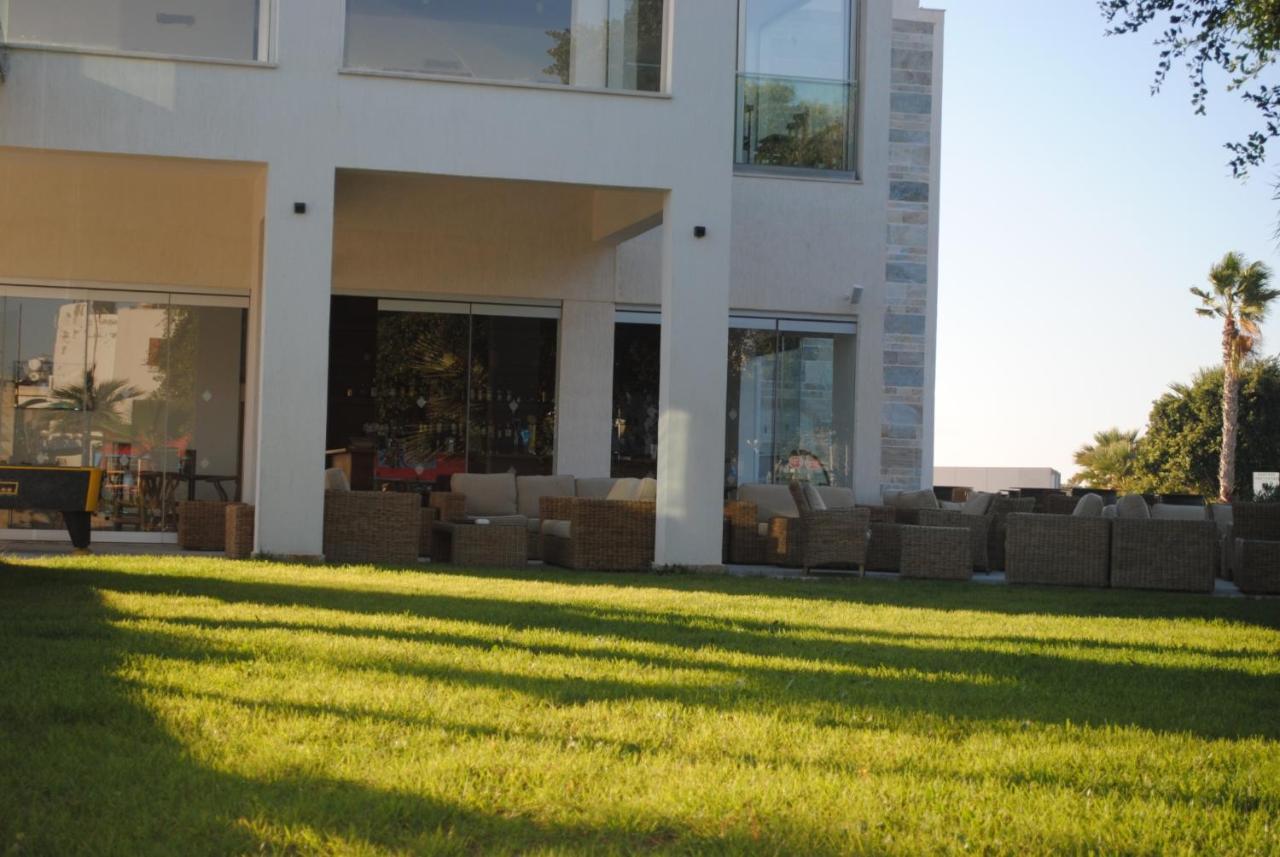 Gold Lagoon Kosher Hotel Paphos Exterior photo
