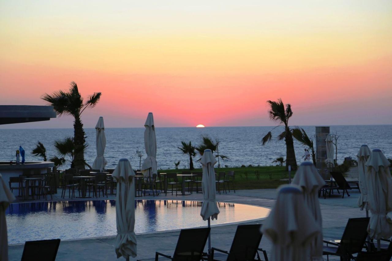 Gold Lagoon Kosher Hotel Paphos Exterior photo